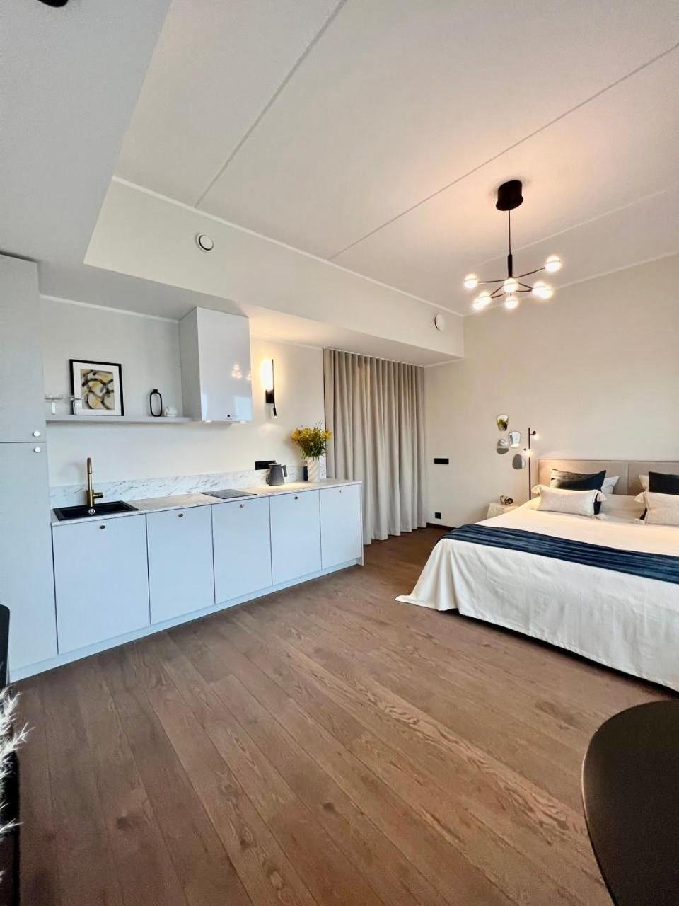 Elegance Apartment - City Centre Free Parking Tallinn Kültér fotó